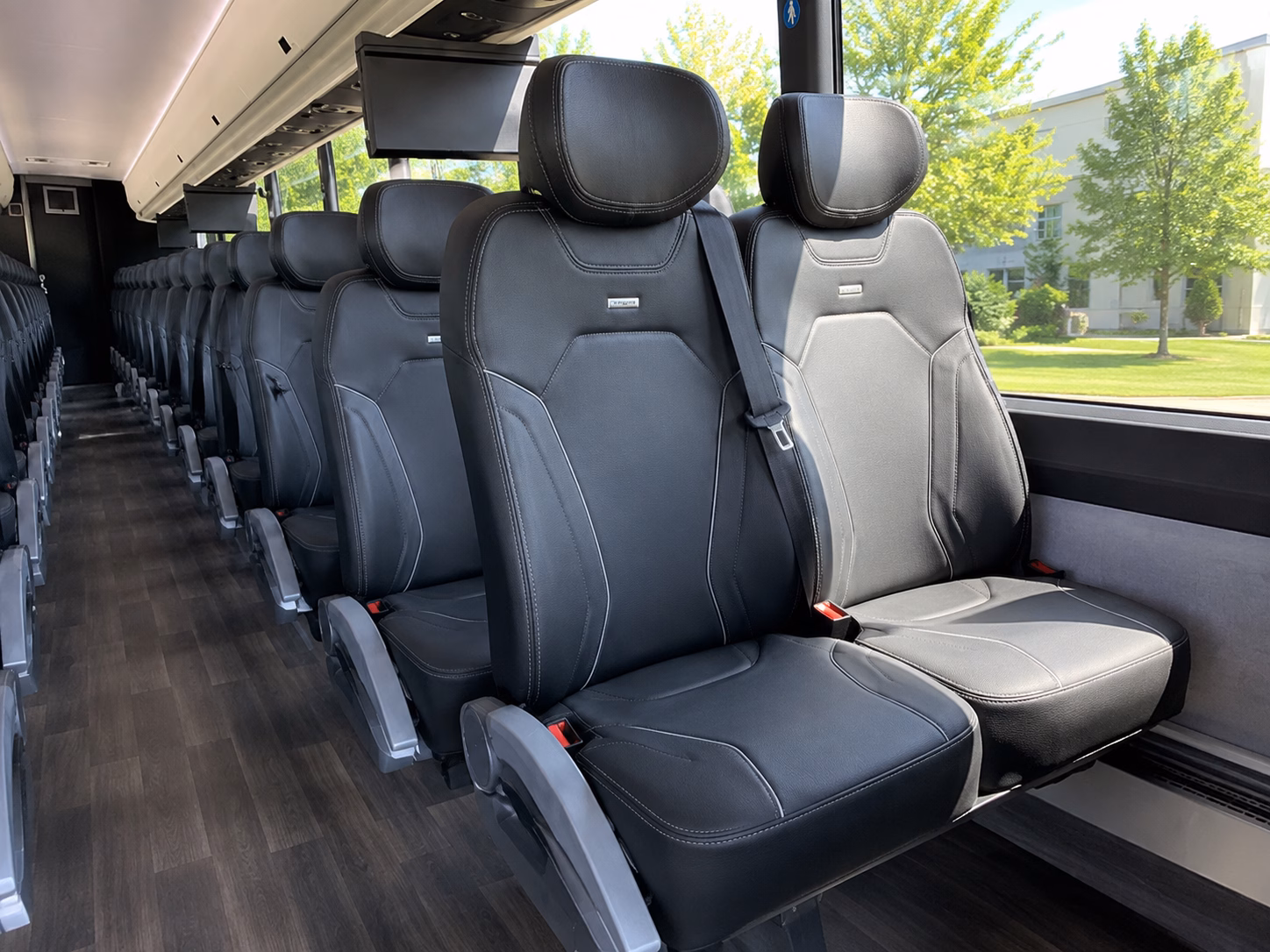 how the type of bus changes the price in edison new jersey