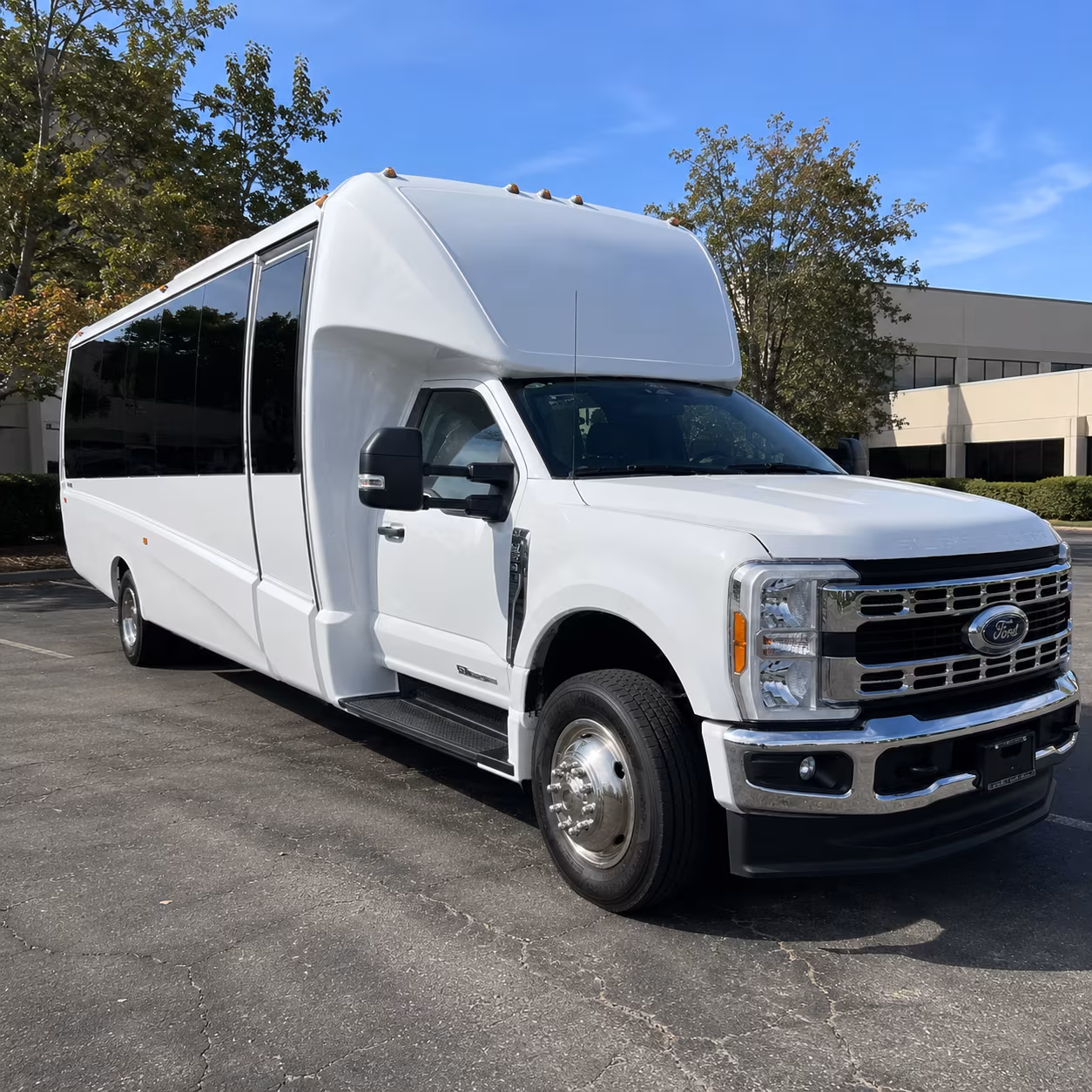 minibuses and charter buses for turtle back zoo trips from edison
